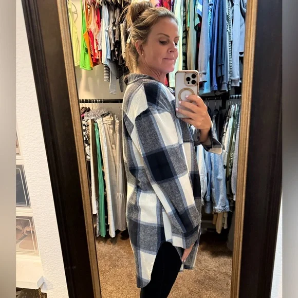 Navy and White Checkered Button-Down Shacket - Picture 4 of 5